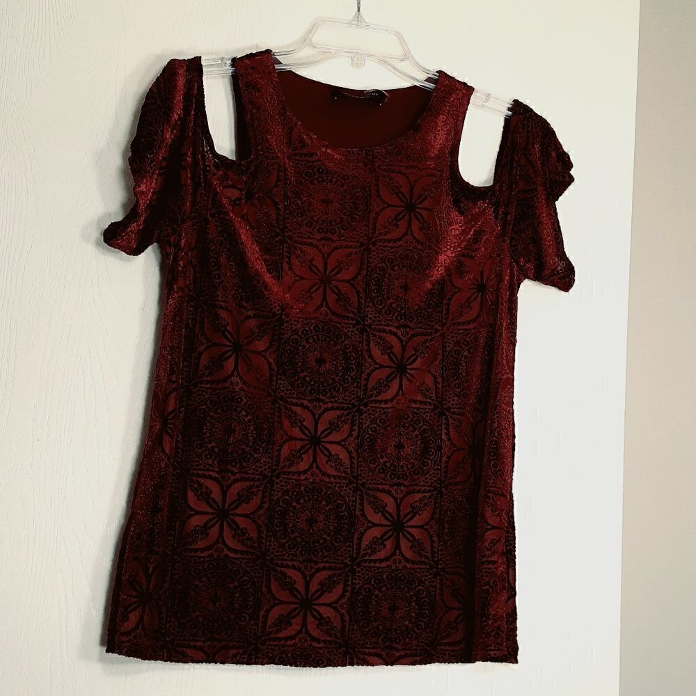 IVANKA TRUMP Burgundy Floral Velour Cold-Shoulder Tunic; Size Small